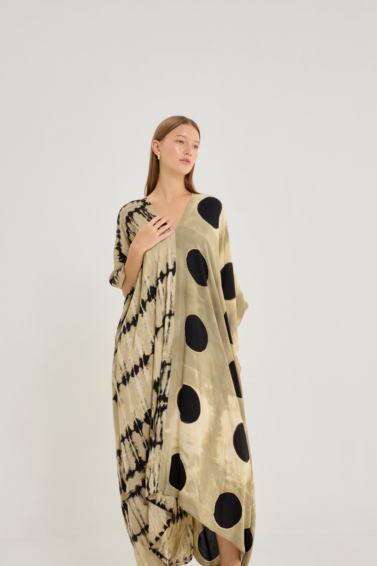 Thai Line — Wholesale Distributor of Exclusive Artisan Fashion. Kaftan Itajime Kaftan Queen