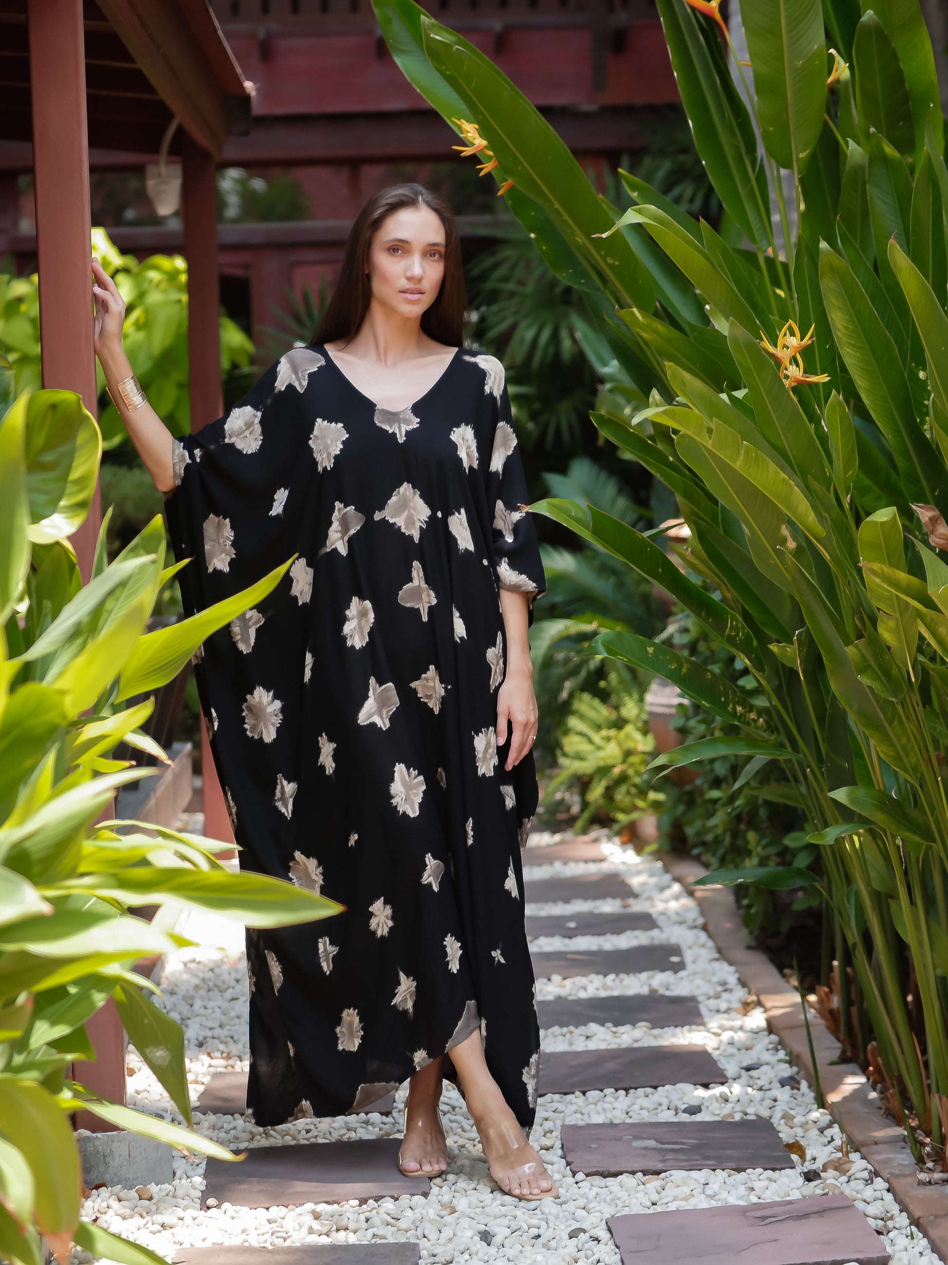 Thai Line — Wholesale Distributor of Exclusive Artisan Fashion. Kaftan Stella  — Itajime