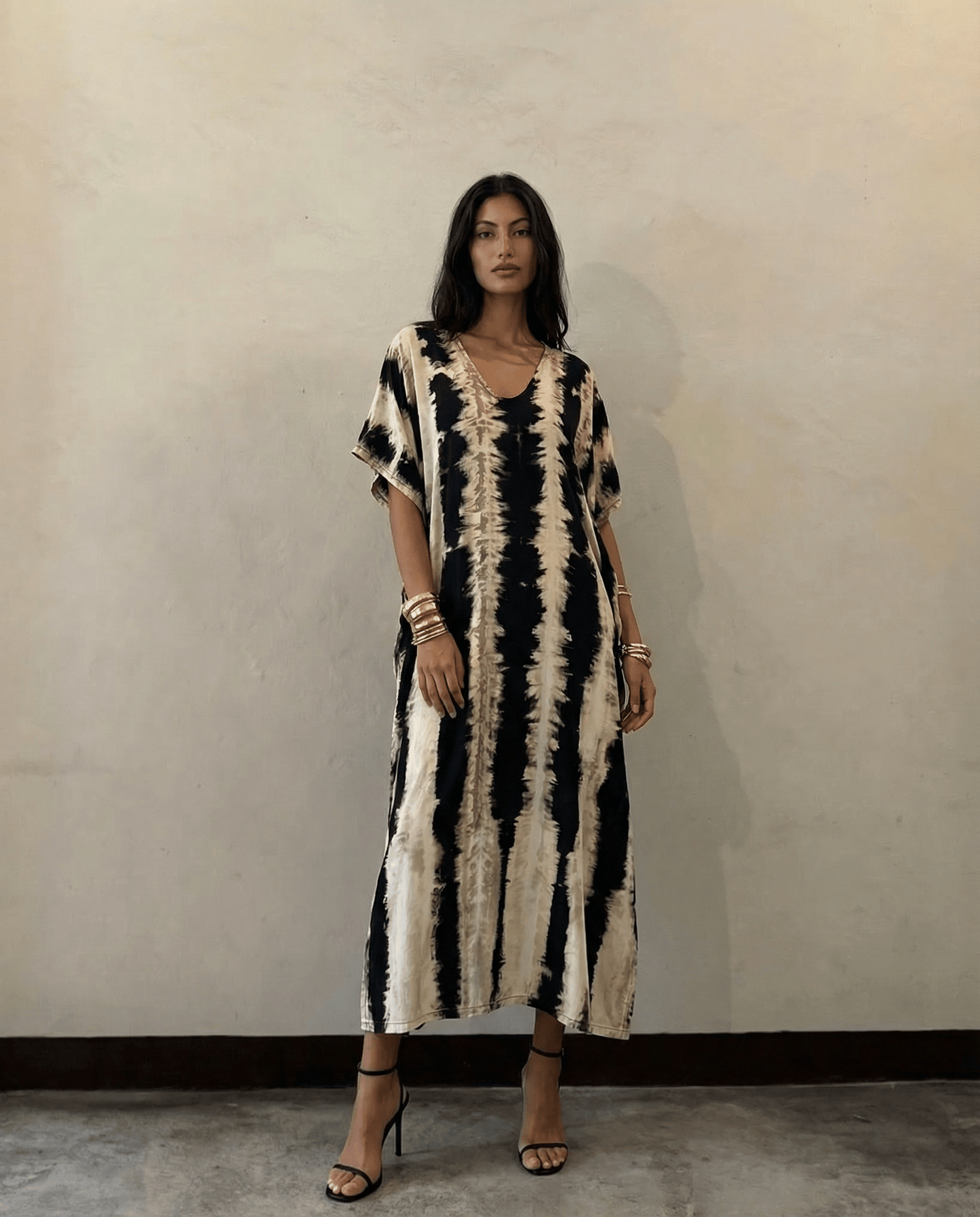 Thai Line — Wholesale Distributor of Exclusive Artisan Fashion. Kaftan Zebra — Petite Kaftan